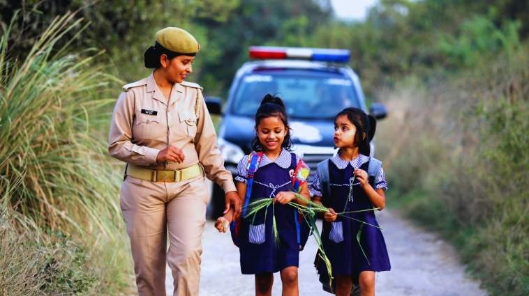 Essay on Police in Hindi