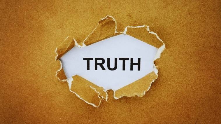 Essay on Truth in Hindi